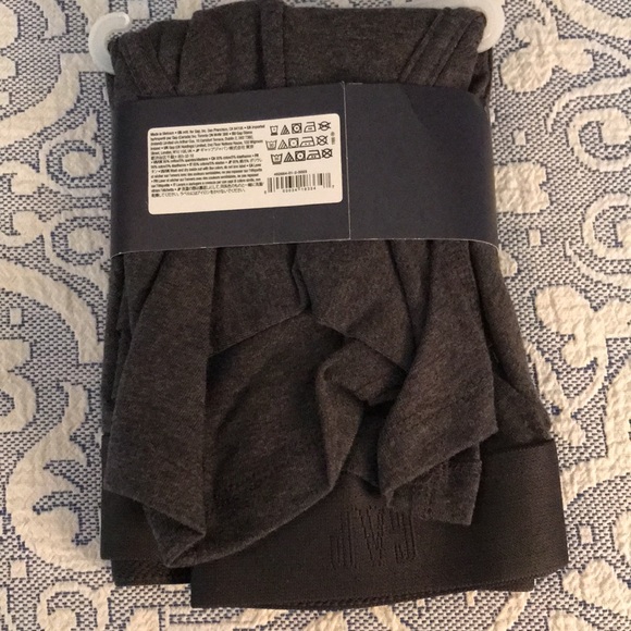 NWT GAP men’s 5” boxer brief Lg, grey - Picture 2 of 4